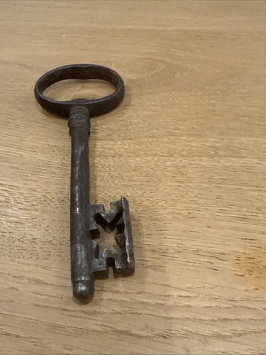 Antiker großer schlüssel - schlüssel,